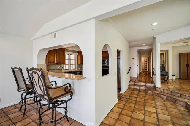 a view of livingroom with furniture