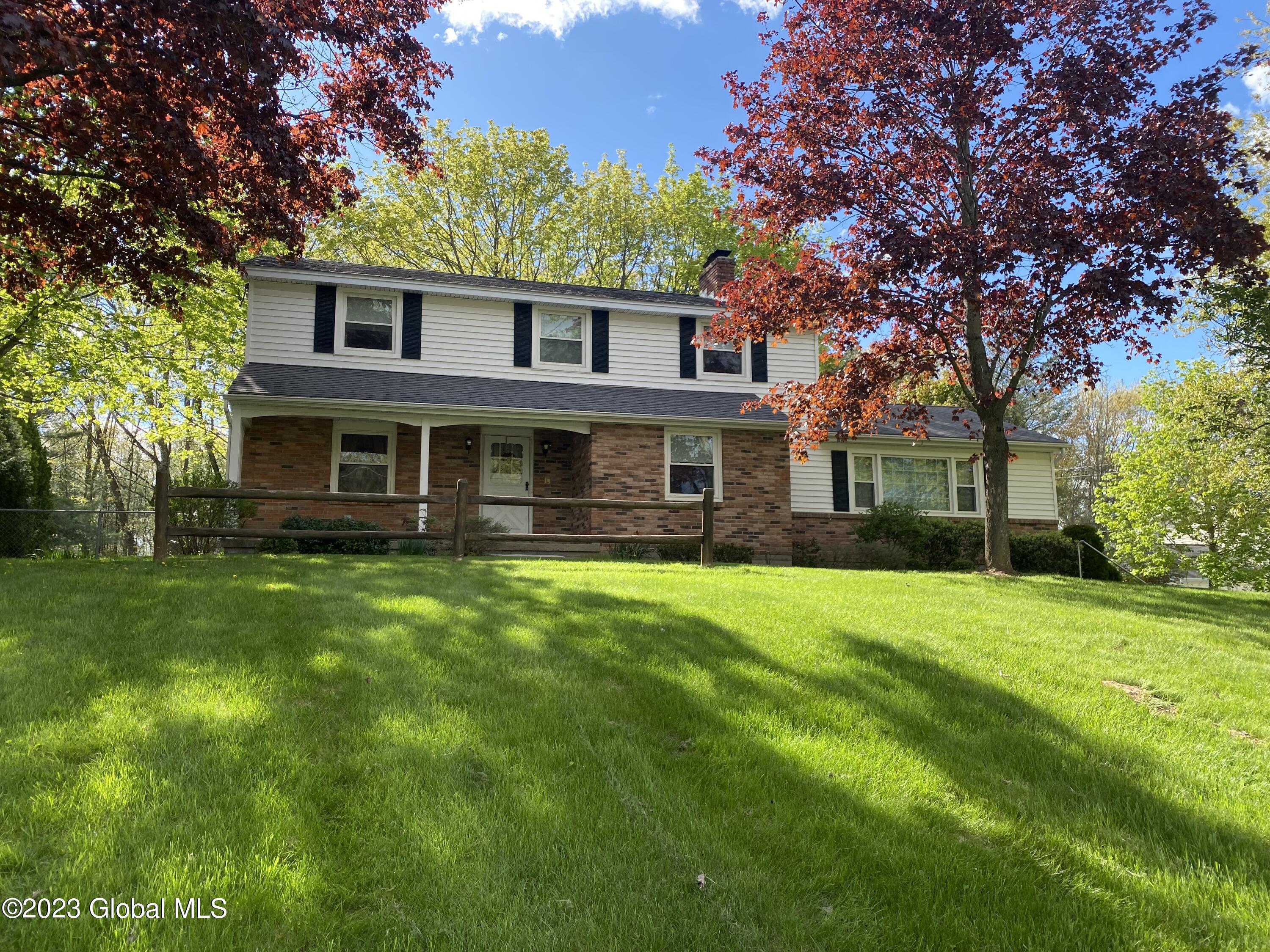 139 Dunsbach Road Halfmoon, NY 12065 - Photo 2 of 24 IMG-7534