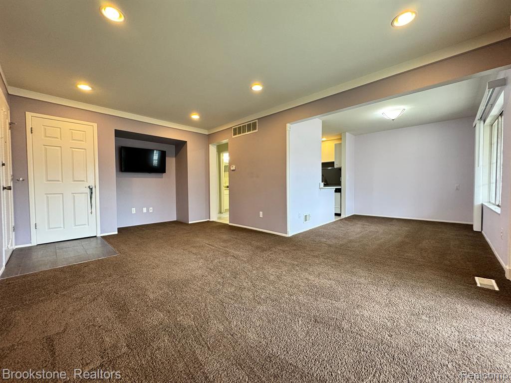 29464 Hoover Road, Unit 464 Warren, MI 48093 - Photo 5 of 23
