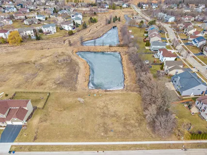 $69,900 | 1530 Westbourne Parkway, Algonquin, IL 60102