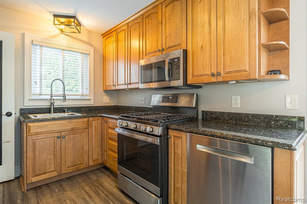 529 Rewold Drive Rochester, MI 48307 - Photo 14 of 34