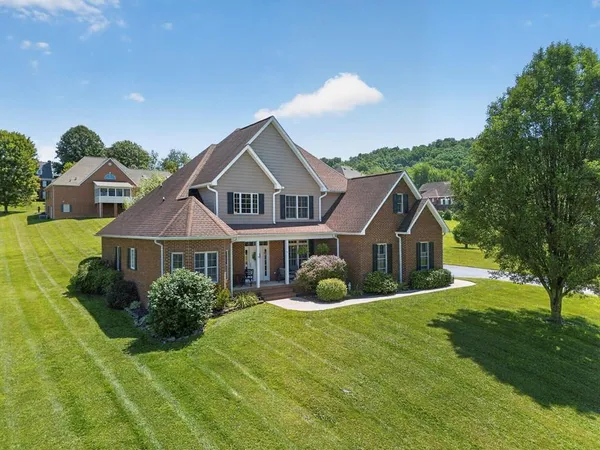 $689,900 | 22979 Lone Eagle Drive, Bristol, VA 24202