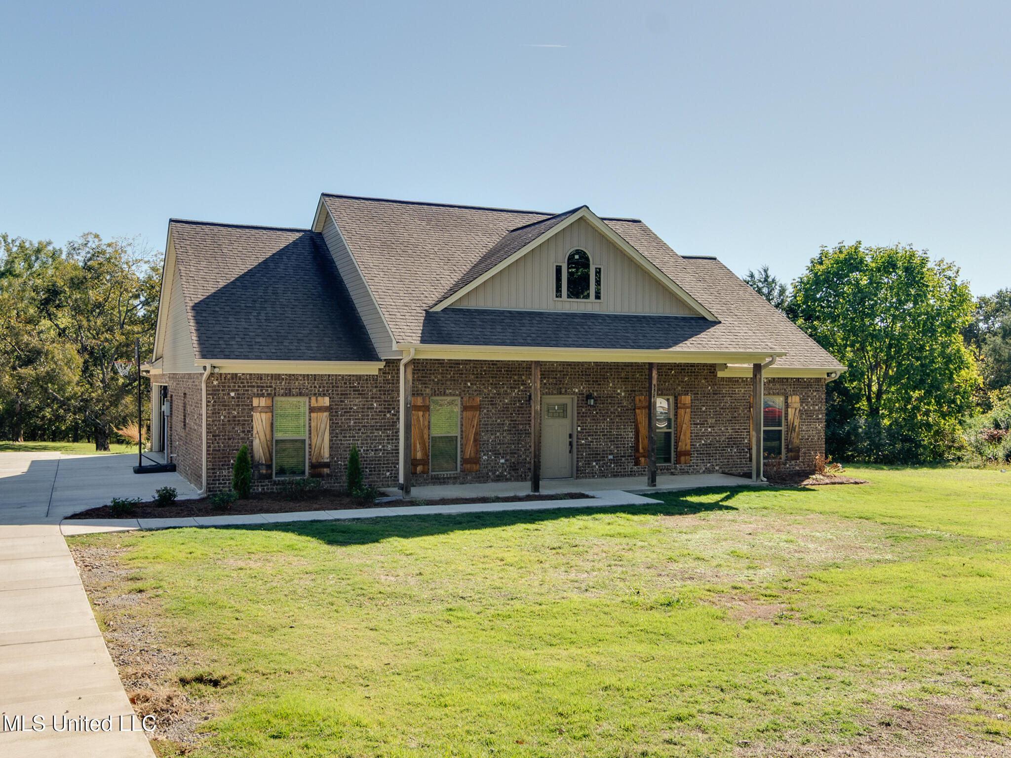 950 Malone Road South-3