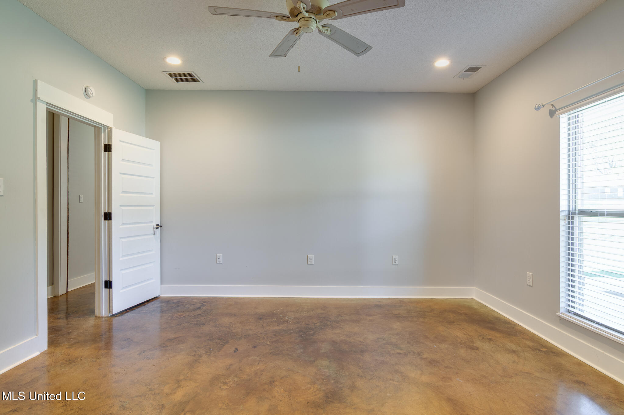 950 Malone Road South Hernando, MS 38632 - Photo 14 of 32 950 Malone Road South-27