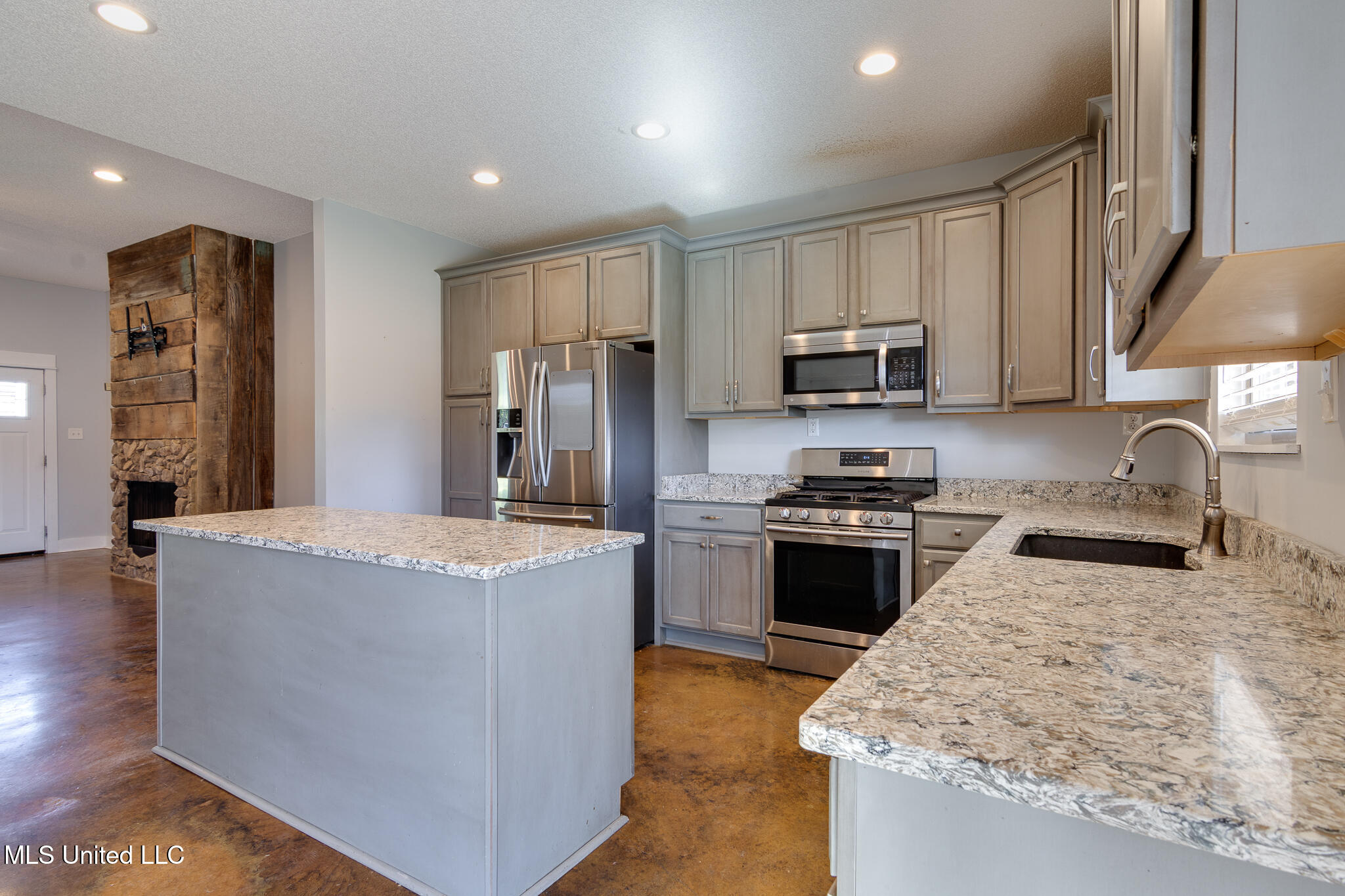 950 Malone Road South Hernando, MS 38632 - Photo 8 of 32 950 Malone Road South-12