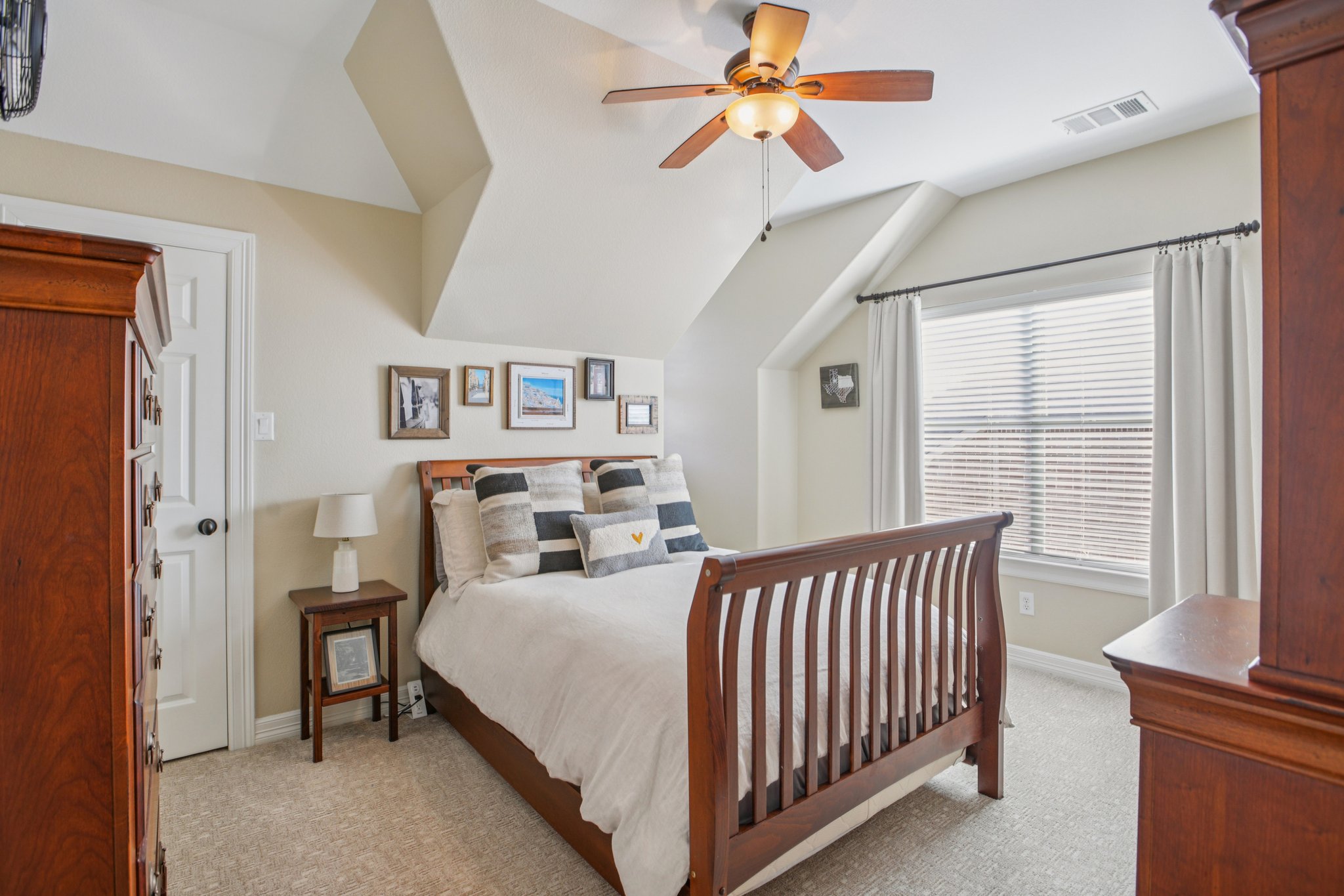 436 SANTALUZ Path Austin, TX 78732 - Photo 19 of 34