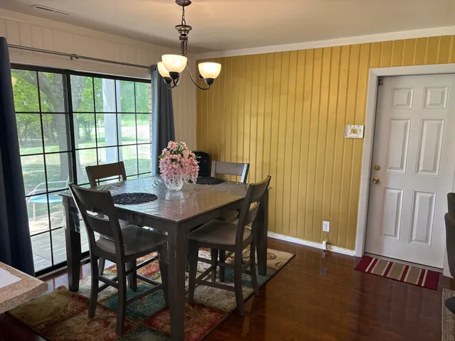 $2,100 | 20245 Independence Drive, Unit B, Brookfield, WI 53045