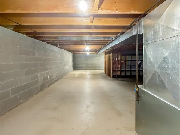 $339,900 | 4530 Oaktree Court, Unit 4532, Manitowoc, WI 54220