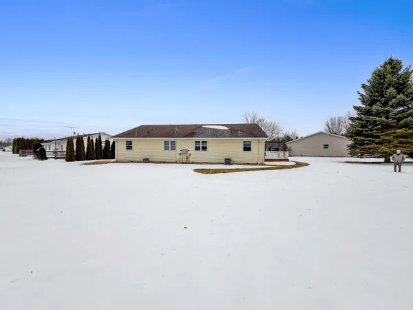 $339,900 | 4530 Oaktree Court, Unit 4532, Manitowoc, WI 54220