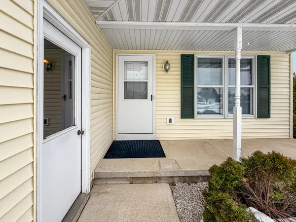 $339,900 | 4530 Oaktree Court, Unit 4532, Manitowoc, WI 54220