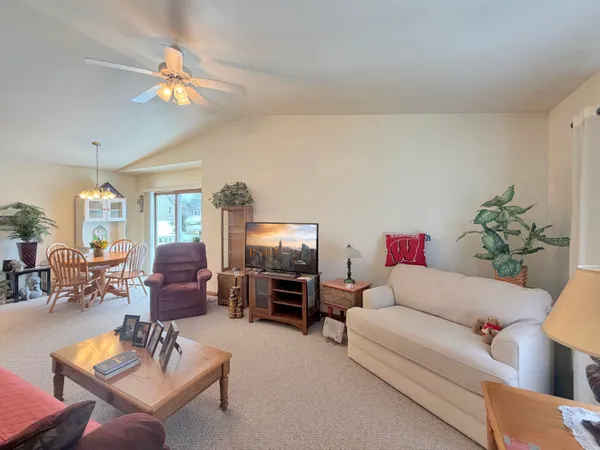 $339,900 | 4530 Oaktree Court, Unit 4532, Manitowoc, WI 54220