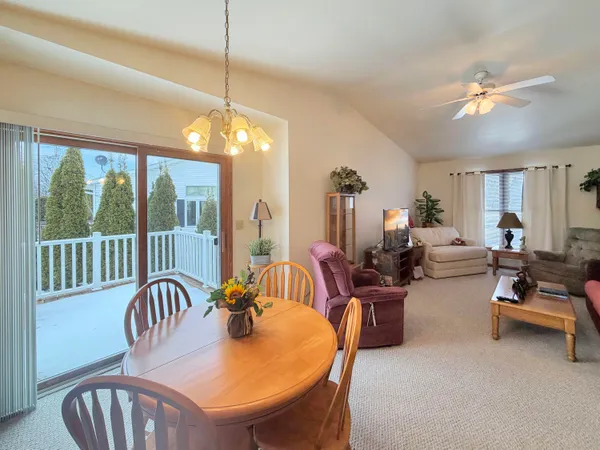 $339,900 | 4530 Oaktree Court, Unit 4532, Manitowoc, WI 54220