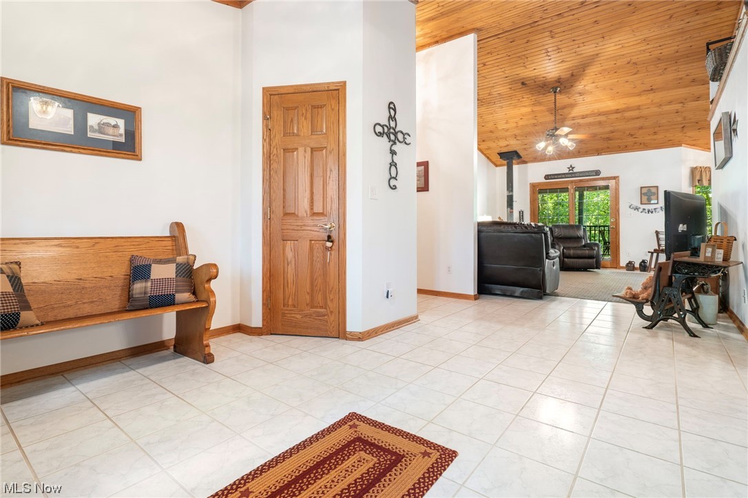 1260 Granada Road Northwest Dellroy, OH 44620 - Photo 11 of 35 Foyer
