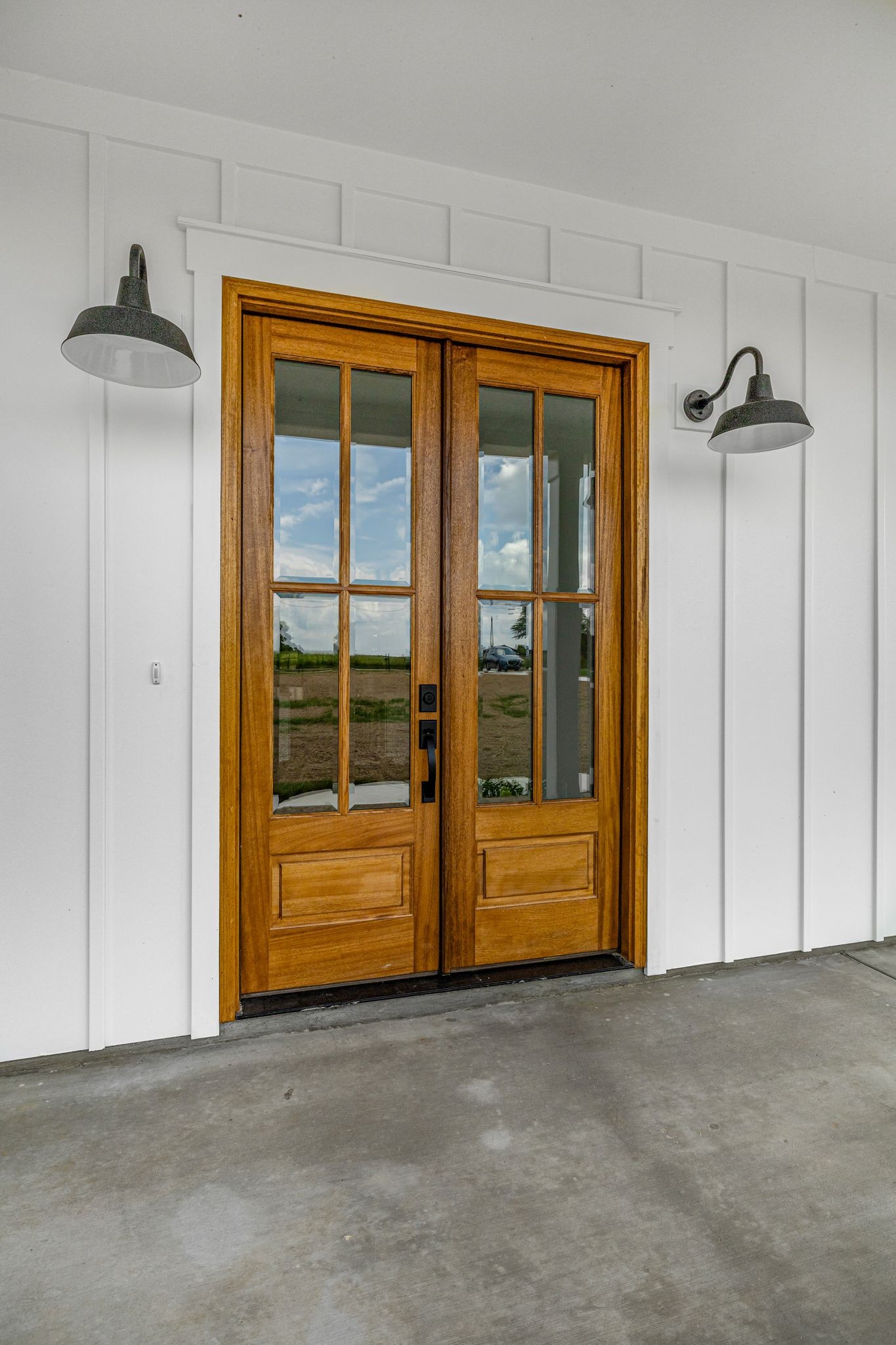 1694 McAfee Road Morrison, TN 37357 - Photo 6 of 41 a view of front door