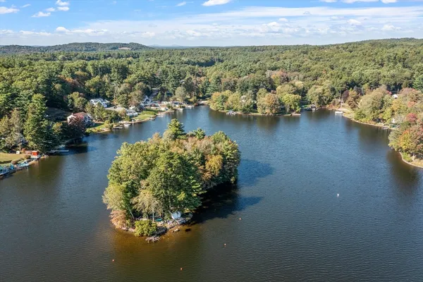$345,000 | 881 Flat Hill Road, Lunenburg, MA 01462