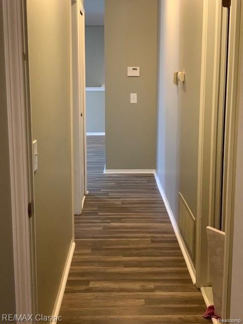 42506 Saratoga Road Canton, MI 48187 - Photo 22 of 32