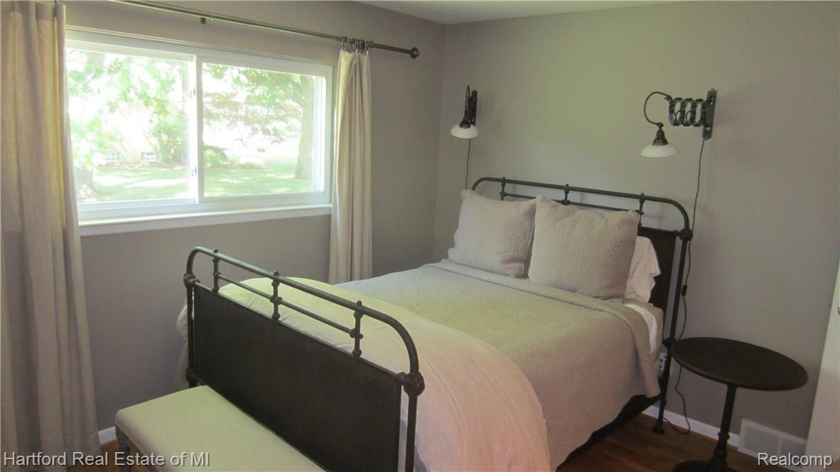 23655 Gill Road Farmington, MI 48335 - Photo 18 of 35 IMG_5323.JPG