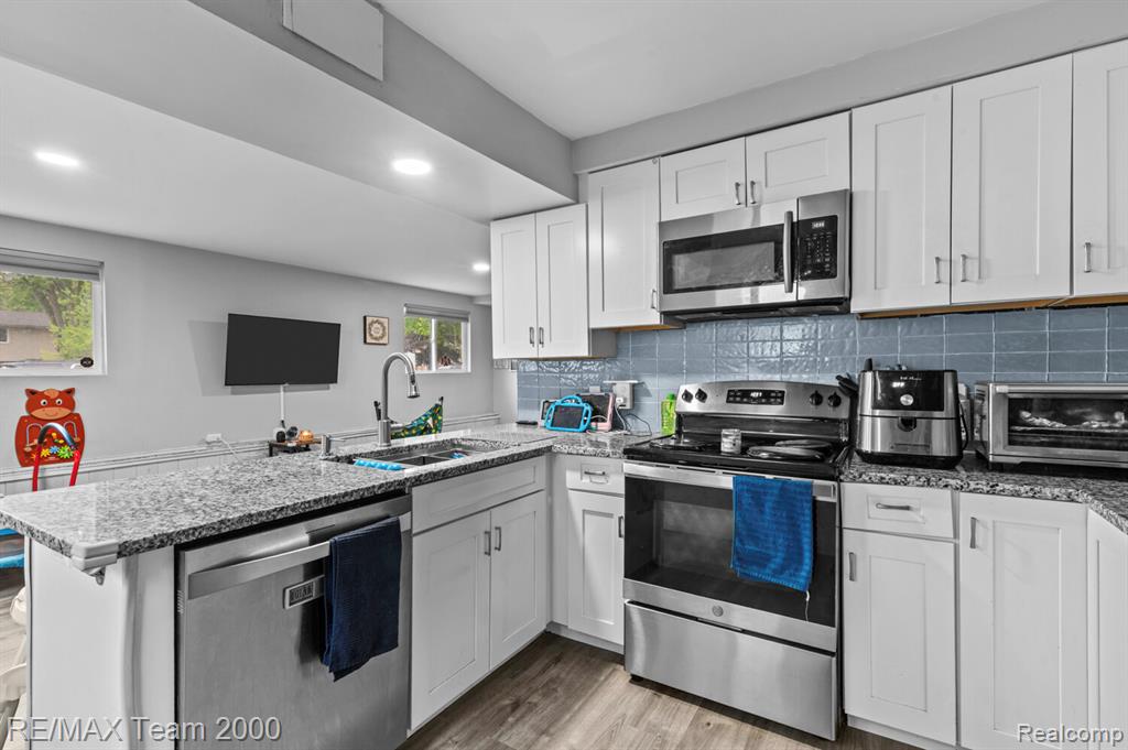 29650 Curtis Road Livonia, MI 48152 - Photo 11 of 26 Gallery Image 11