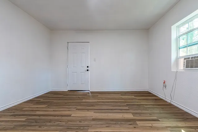 $650 | 229 Bishop Street, Unit 9, Livingston, TX 77351