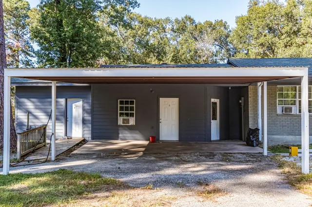 $650 | 229 Bishop Street, Unit 9, Livingston, TX 77351