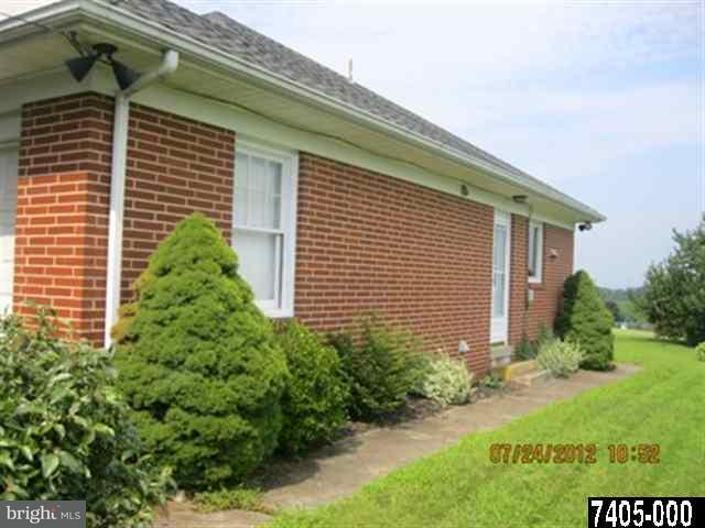 273 Reynolds Mill Road York, PA 17403 - Photo 3 of 25 Gallery Image 3