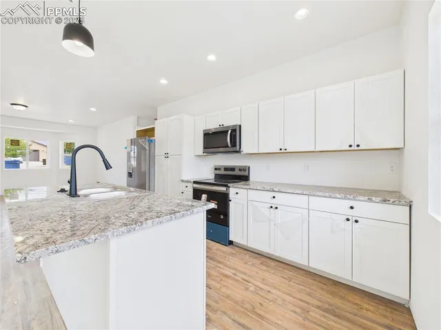 $349,999 | 264 West Laurue Lane, Pueblo West, CO 81007