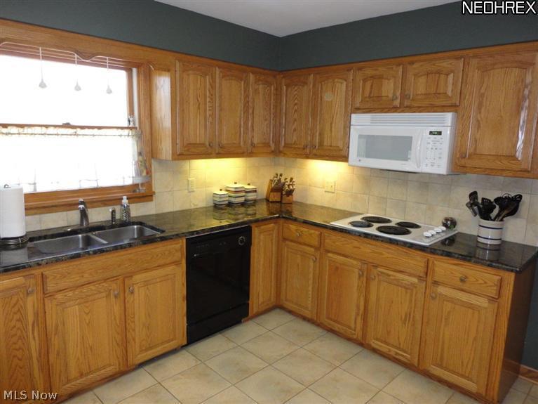 552 Darrow Road Akron, OH 44305 - Photo 8 of 25