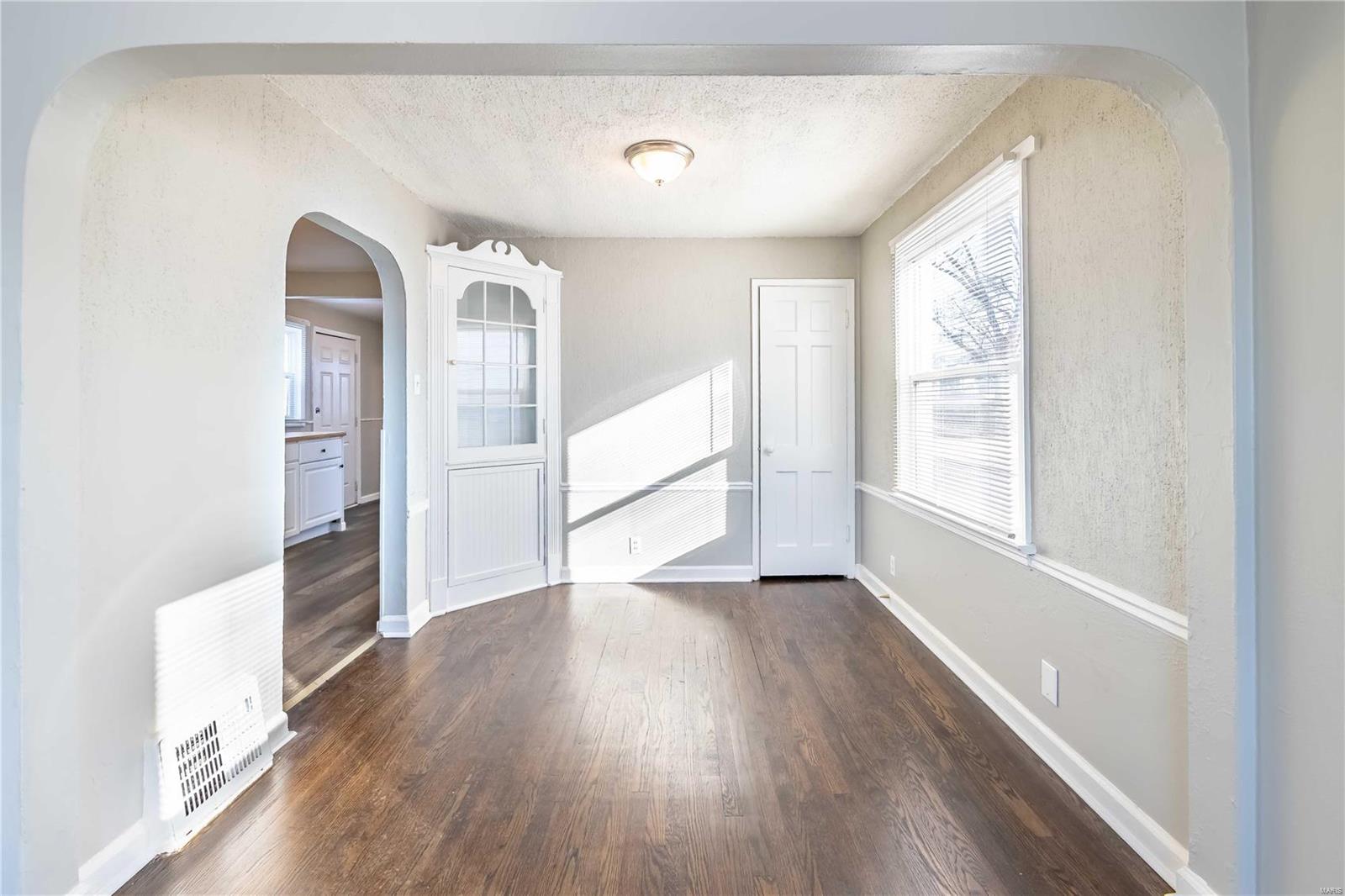 8135 Rector Drive St. Louis, MO 63134 - Photo 8 of 40 Gallery Image 8