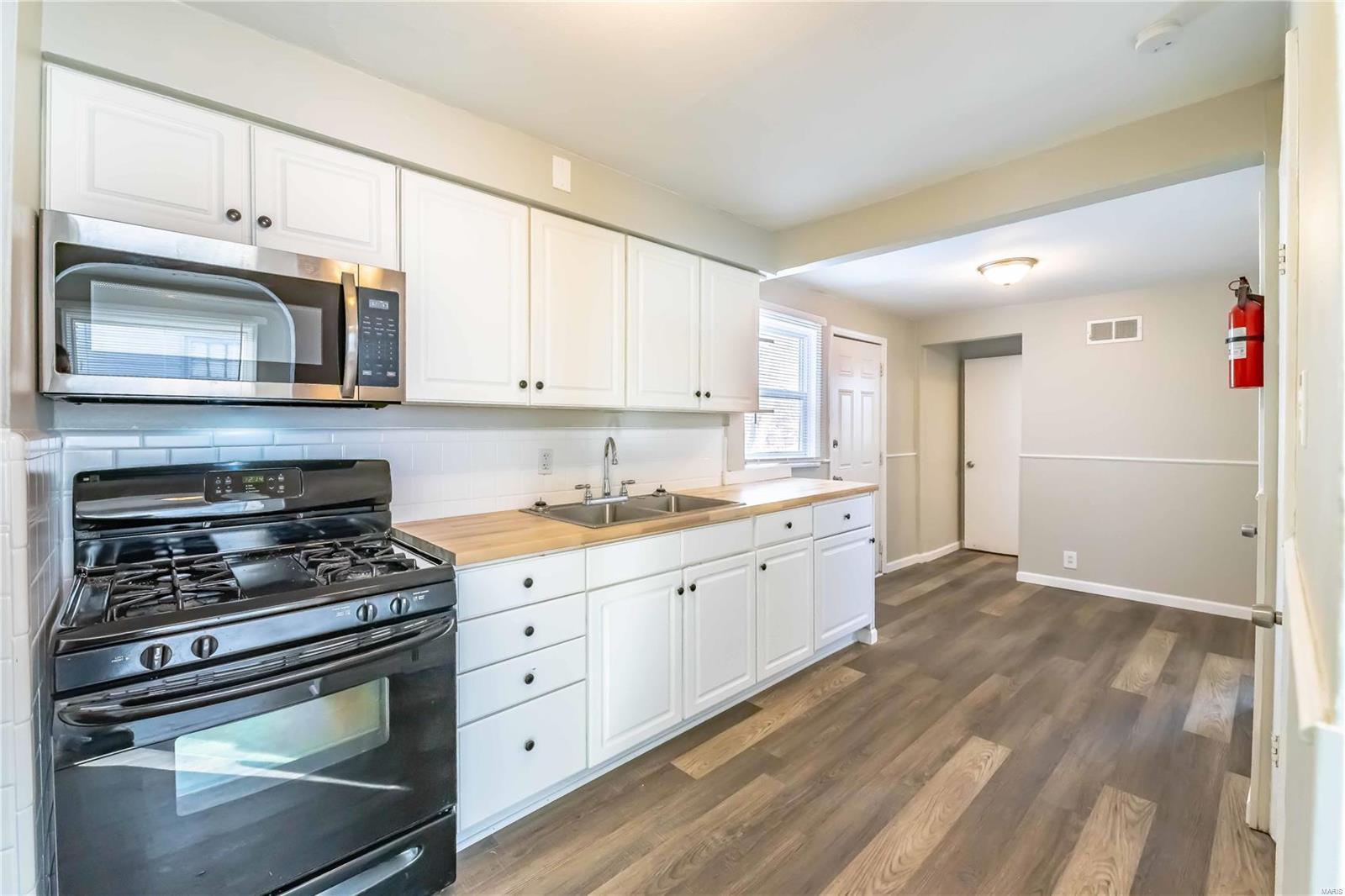 8135 Rector Drive St. Louis, MO 63134 - Photo 9 of 40 Gallery Image 9