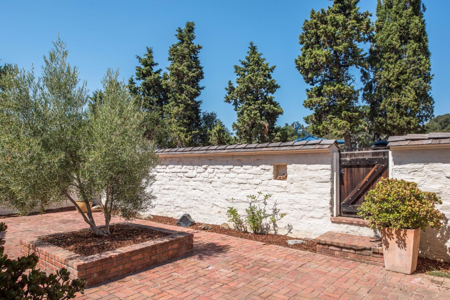 28 Rancho Road Carmel Valley, CA 93924 - Photo 4 of 44 Gallery Image 4