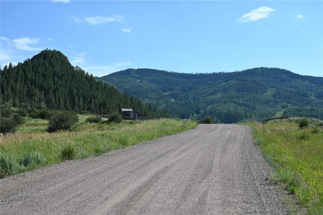 $634,900 | 23590 Young Creek Way, Oak Creek, CO 80467