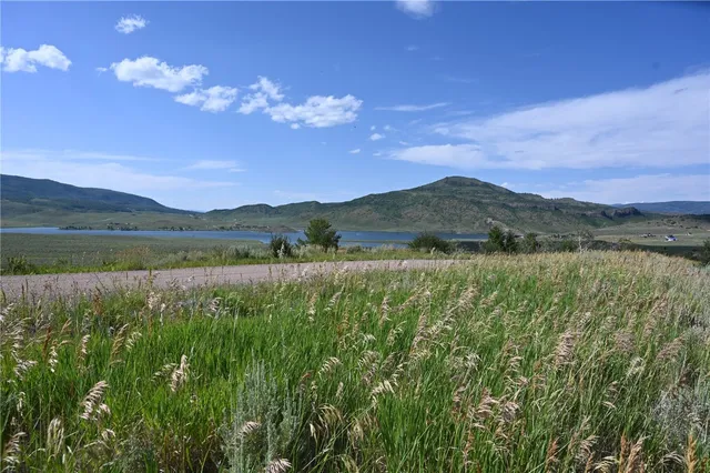 $634,900 | 23590 Young Creek Way, Oak Creek, CO 80467