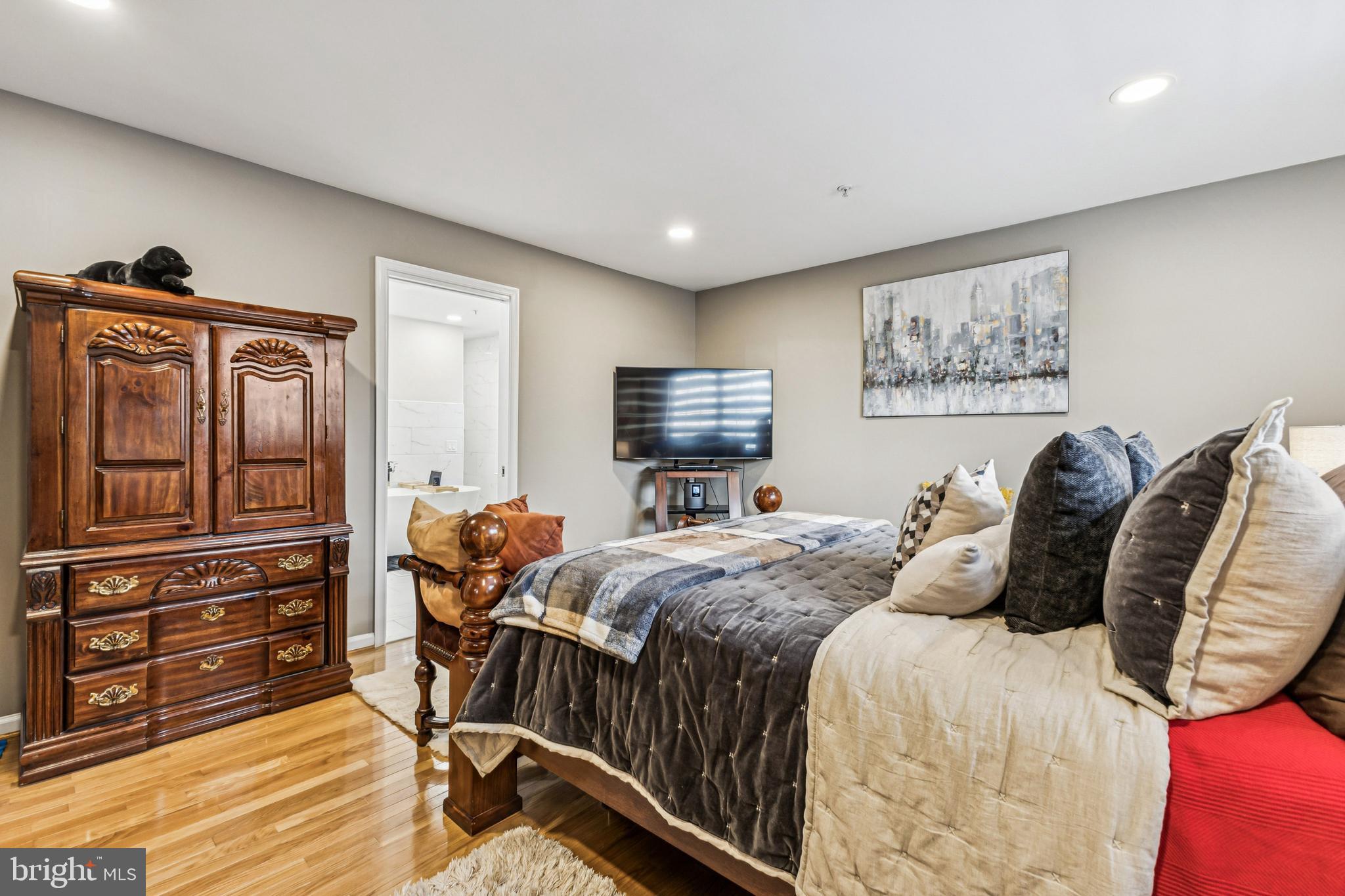 3205 Benjamin Court Clinton, MD 20735 - Photo 20 of 44 Primary suite