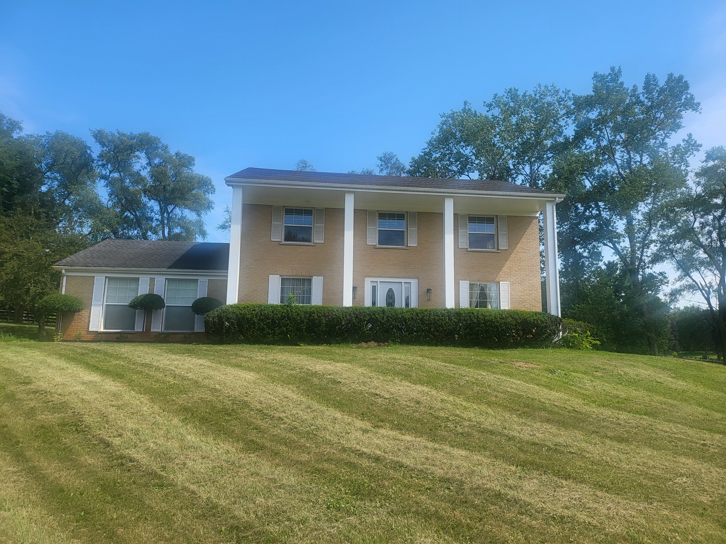 71 Spring Creek Road Barrington, IL 60010 - Photo 1 of 3 Gallery Image 1