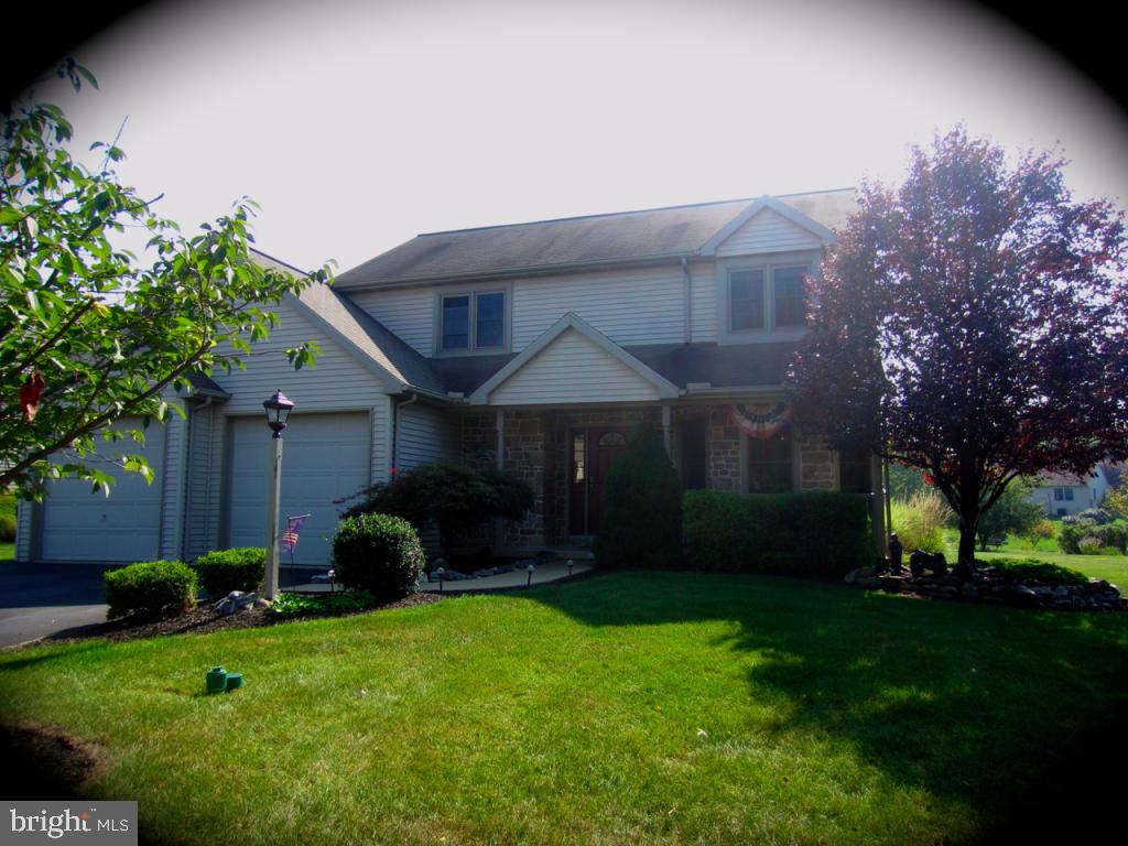 672 Laurel Avenue Lititz, PA 17543 - Photo 1 of 63