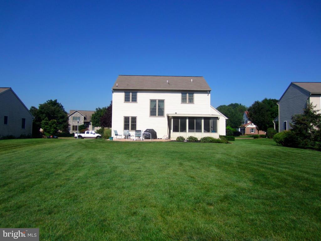 672 Laurel Avenue Lititz, PA 17543 - Photo 11 of 63