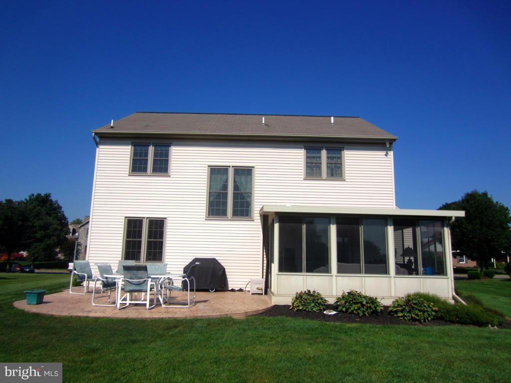 672 Laurel Avenue Lititz, PA 17543 - Photo 12 of 63