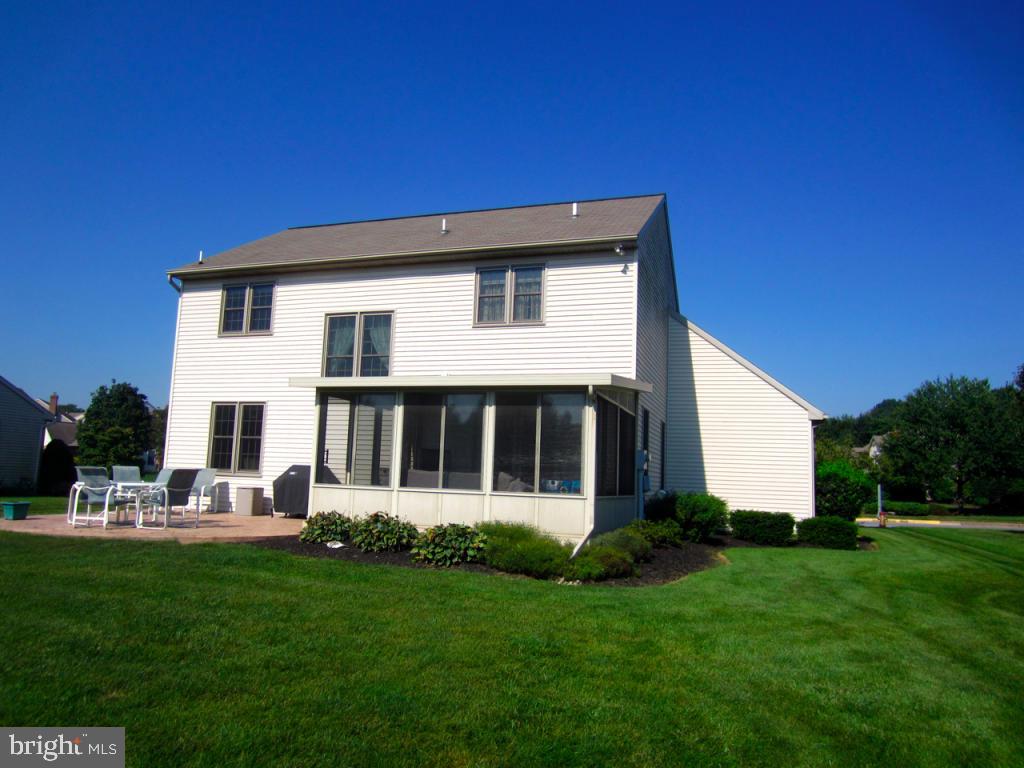 672 Laurel Avenue Lititz, PA 17543 - Photo 13 of 63