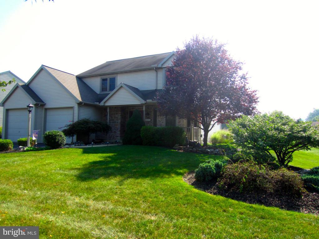 672 Laurel Avenue Lititz, PA 17543 - Photo 2 of 63