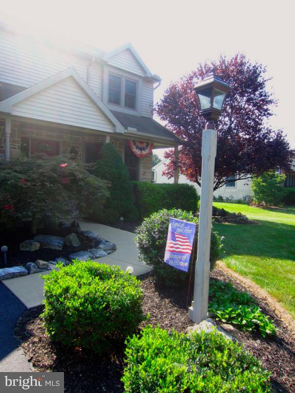 672 Laurel Avenue Lititz, PA 17543 - Photo 5 of 63