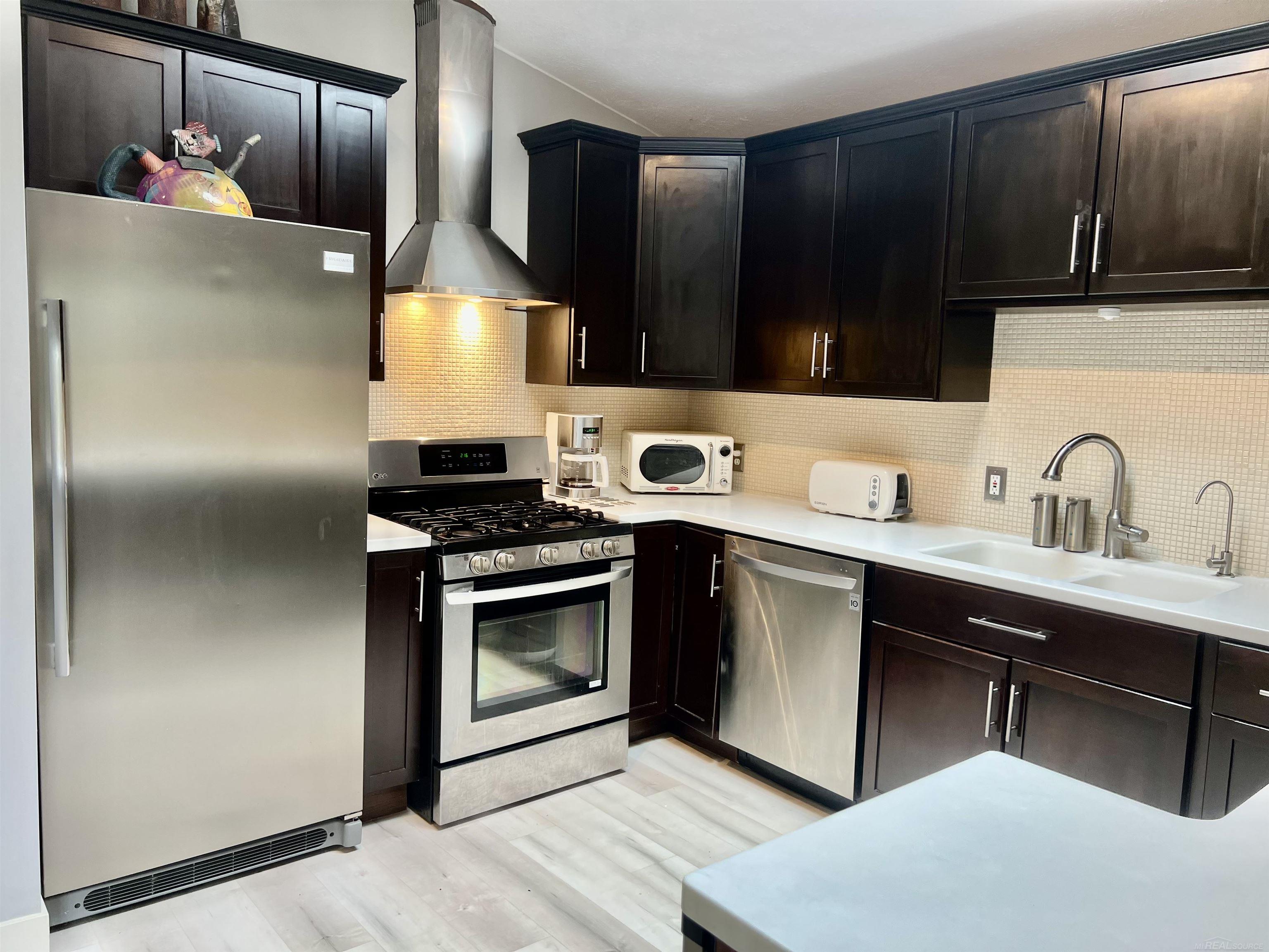 1441 6th Street Northwest Grand Rapids, MI 49504 - Photo 13 of 27