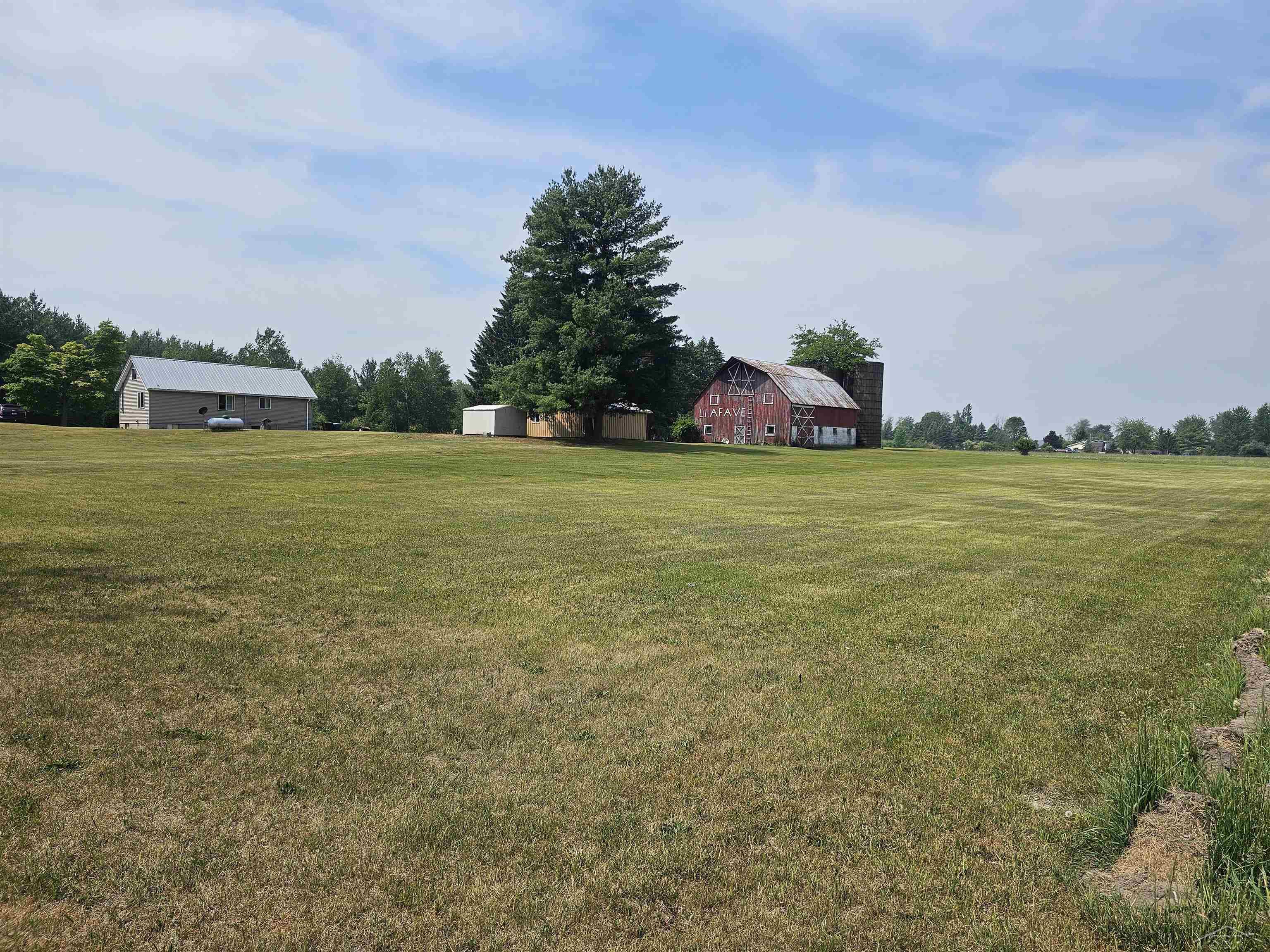 357 East Townline Road Pinconning, MI 48650 - Photo 31 of 36 50111229-30.JPG