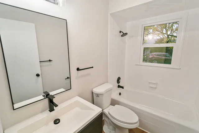 $424,700 | 615 Polo Drive, Wheaton, IL 60187