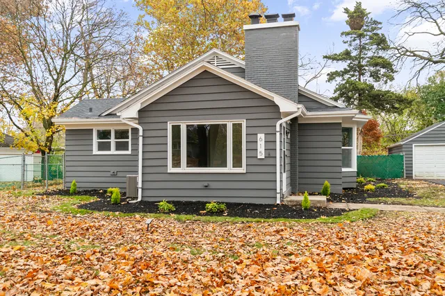 $424,700 | 615 Polo Drive, Wheaton, IL 60187