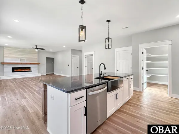 $479,900 | 305 Spinnaker Drive, Elizabeth City, NC 27909