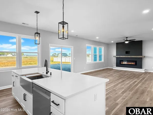 $479,900 | 305 Spinnaker Drive, Elizabeth City, NC 27909