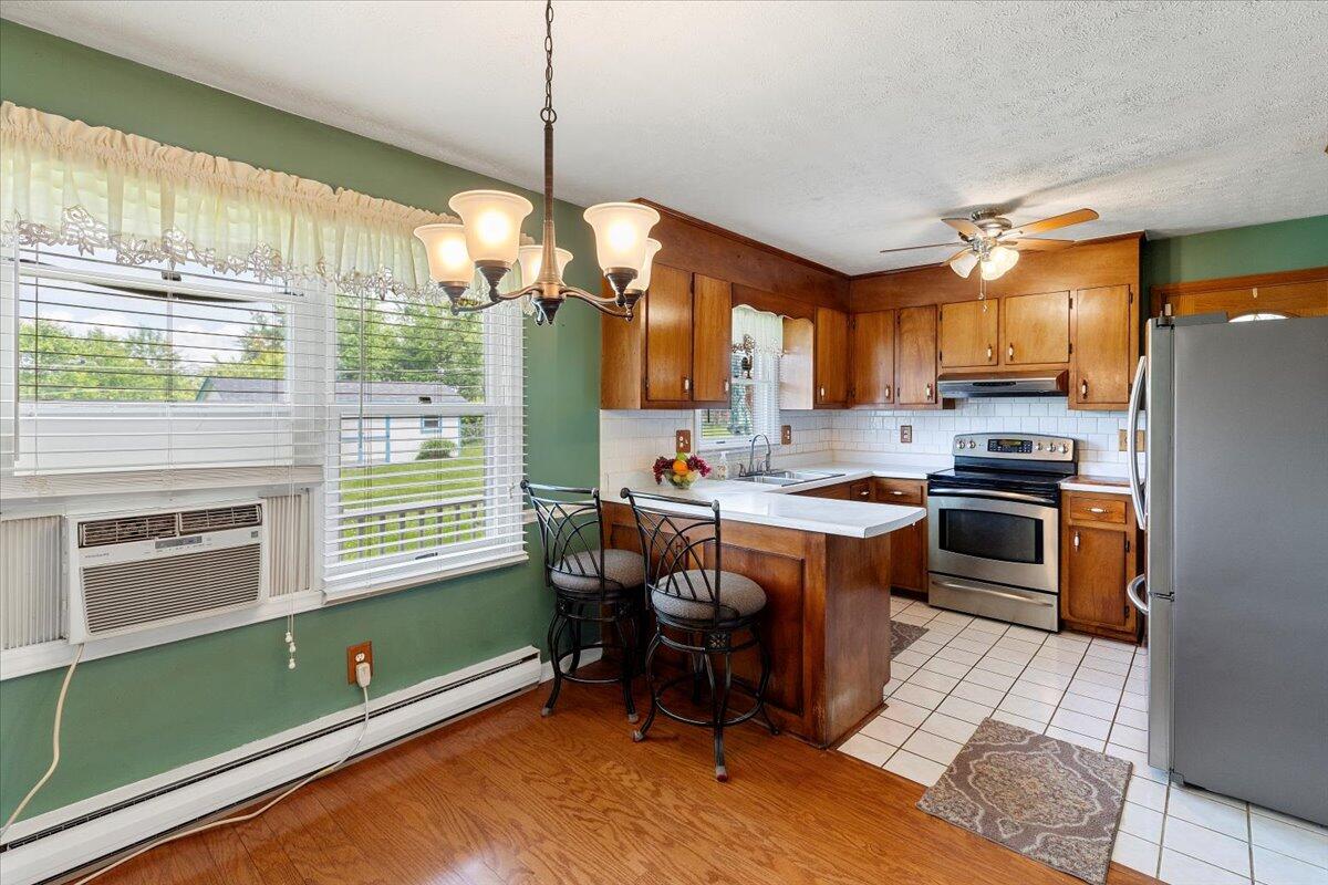 5268 Ridgecrest Avenue Pulaski, VA 24301 - Photo 14 of 71 18-18