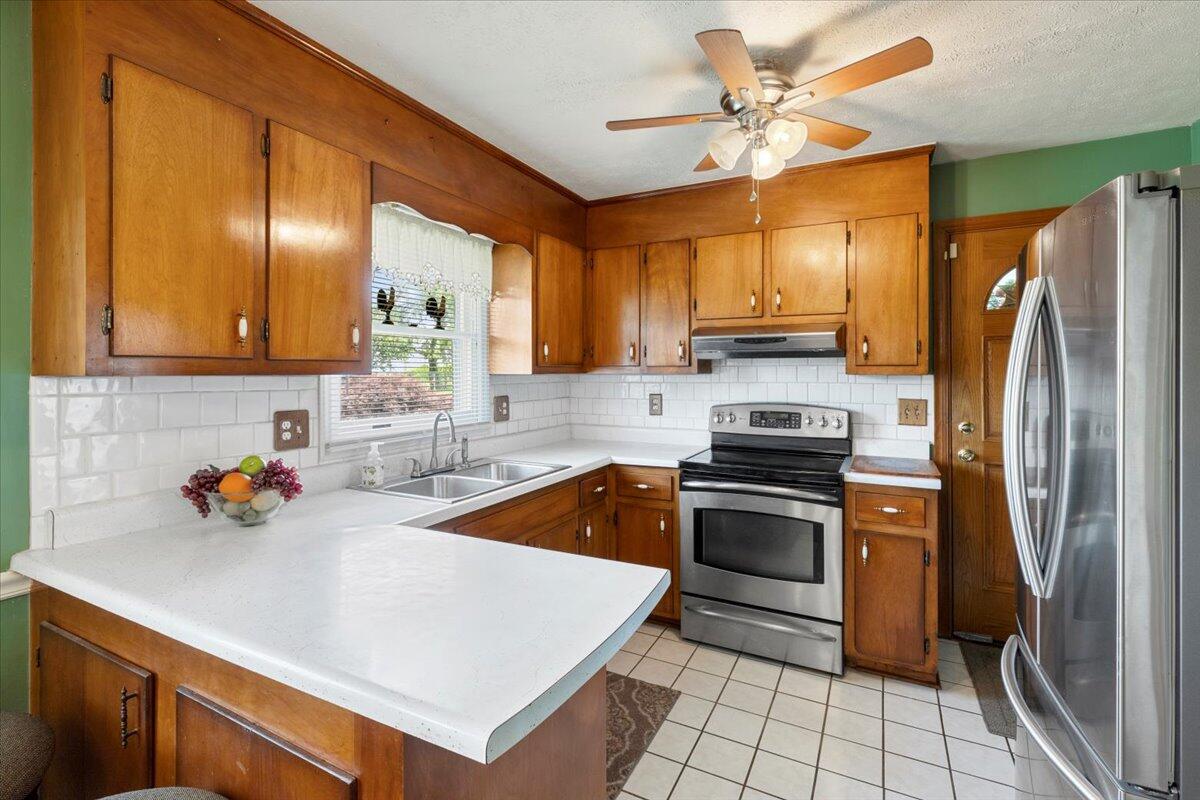 5268 Ridgecrest Avenue Pulaski, VA 24301 - Photo 16 of 71 20-20