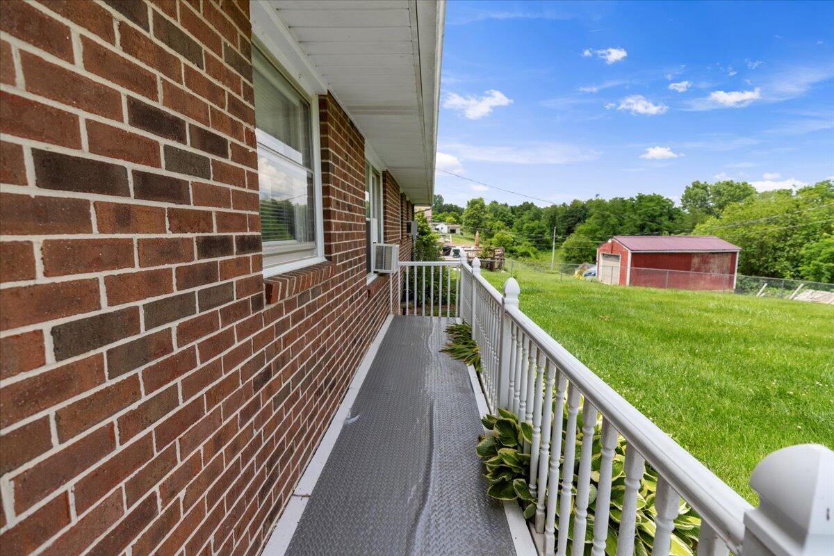 5268 Ridgecrest Avenue Pulaski, VA 24301 - Photo 37 of 71 41-41