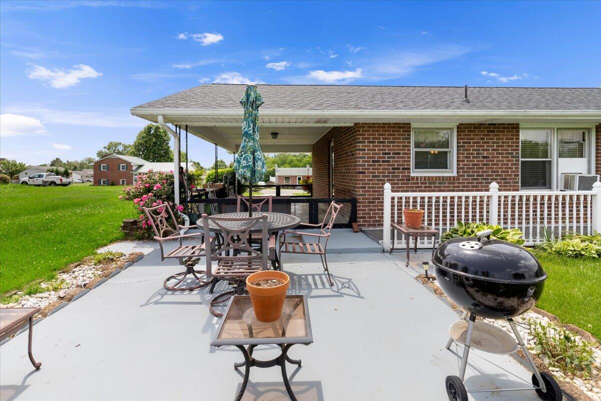 5268 Ridgecrest Avenue Pulaski, VA 24301 - Photo 40 of 71 44-44